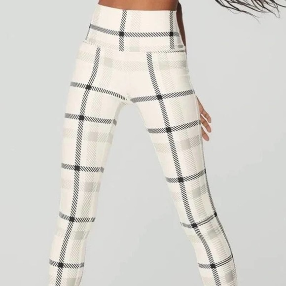 ALO Yoga Pants - Alo Yoga Airlift High Waist Magnified Legging Ivory Black Women's Size XS NWT